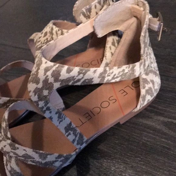 Shoes - Picture 2 of 2